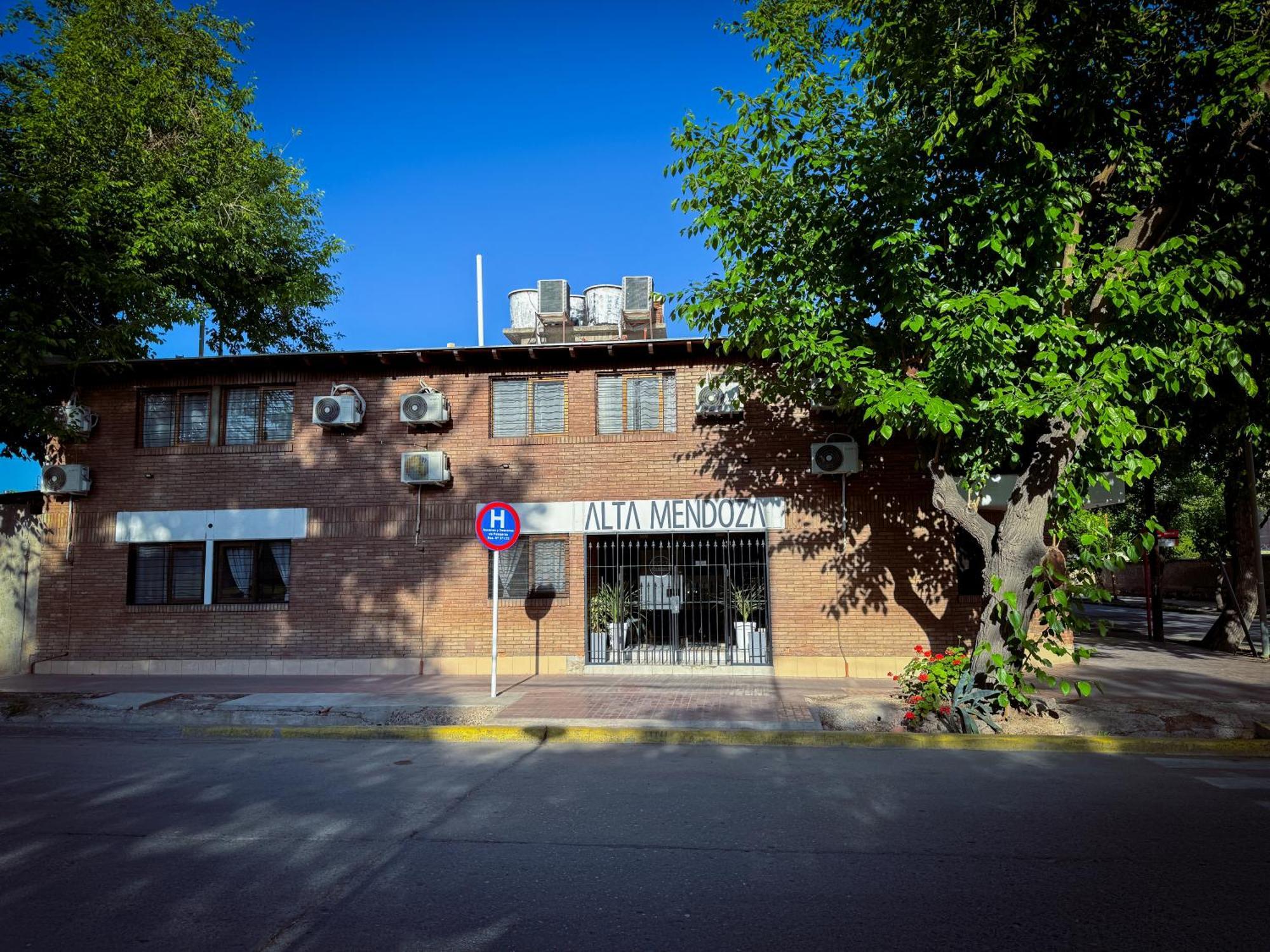 Hotel Alta Мендоса Экстерьер фото